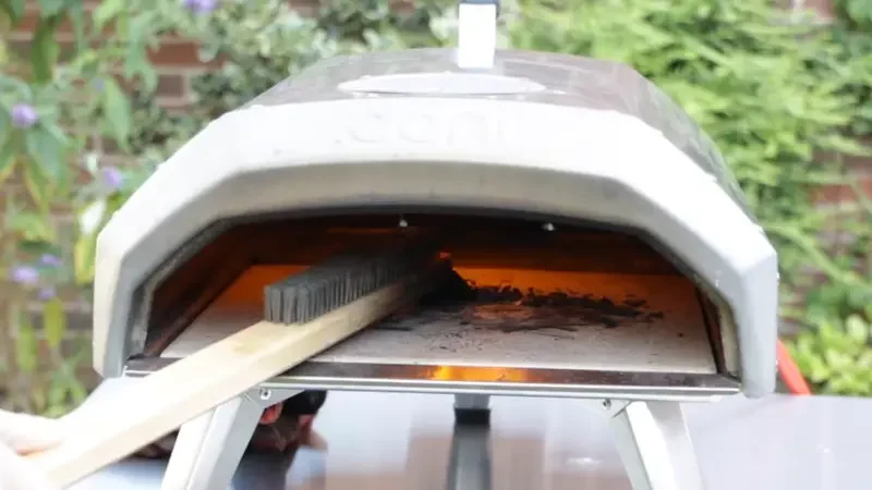 Cómo limpiar un horno de pizza